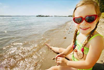 sunglasses-beach-child.jpg